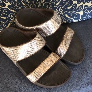Fitflop sandals size 7 bronze color